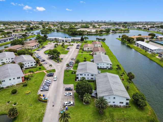 2 Chatham A, West Palm Beach, FL 33417