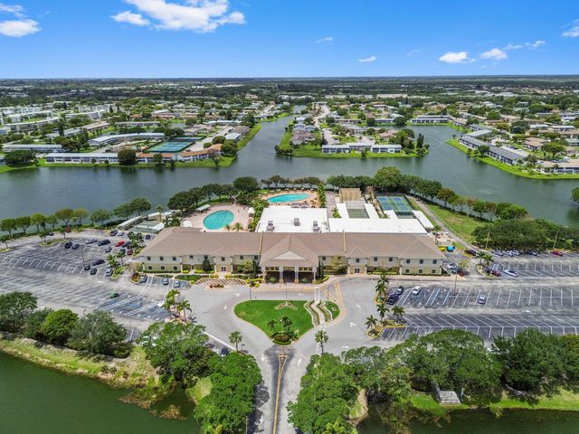 2 Chatham A, West Palm Beach, FL 33417