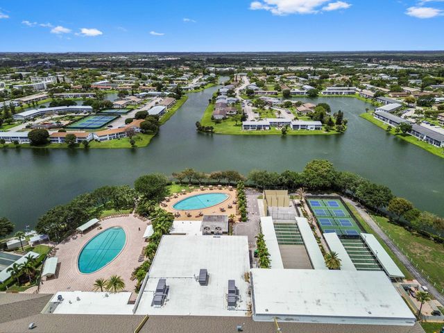 2 Chatham A, West Palm Beach, FL 33417