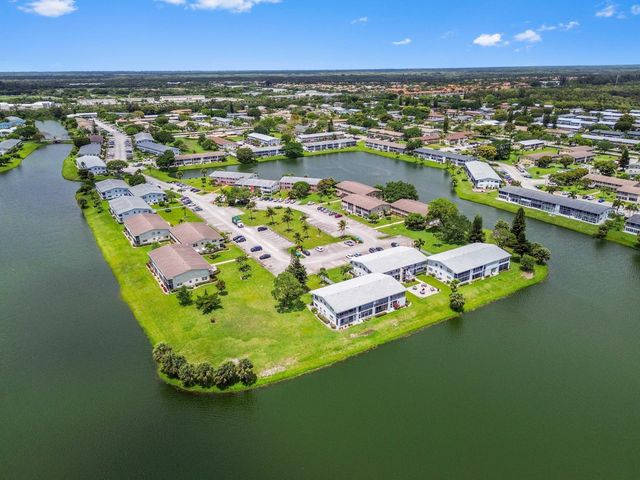 2 Chatham A, West Palm Beach, FL 33417