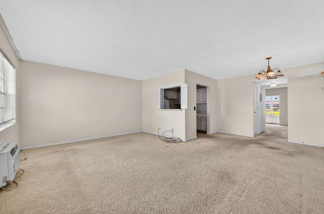 2 Chatham A, West Palm Beach, FL 33417