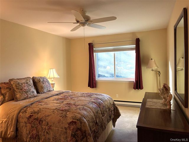 707 Bentley Court, Saint James, NY 11780