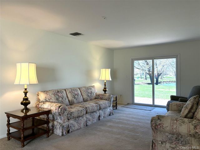 707 Bentley Court, Saint James, NY 11780