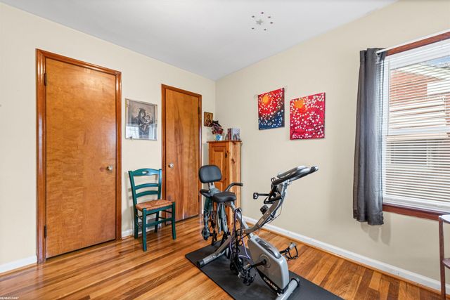 21831 Edgewood Street, St Clair Shores, MI 48080