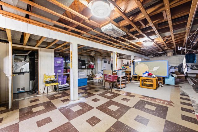 21831 Edgewood Street, St Clair Shores, MI 48080