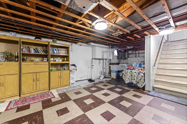 21831 Edgewood Street, St Clair Shores, MI 48080