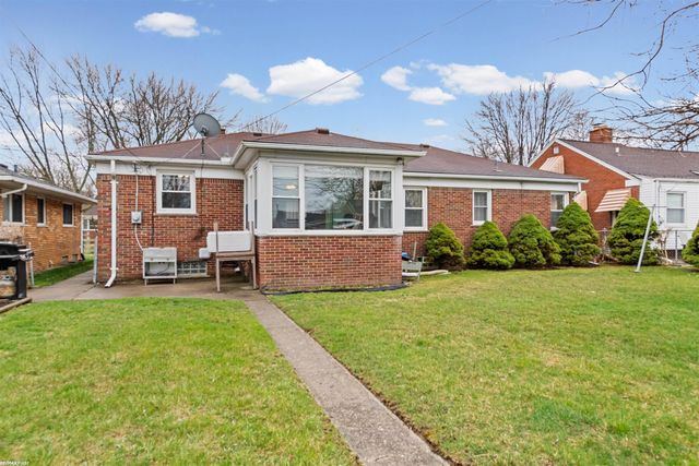 21831 Edgewood Street, St Clair Shores, MI 48080