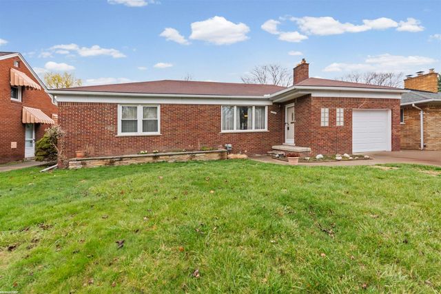 21831 Edgewood Street, St Clair Shores, MI 48080