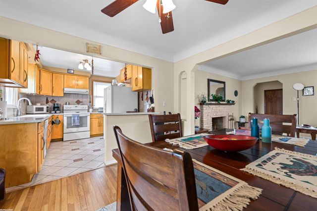 21831 Edgewood Street, St Clair Shores, MI 48080