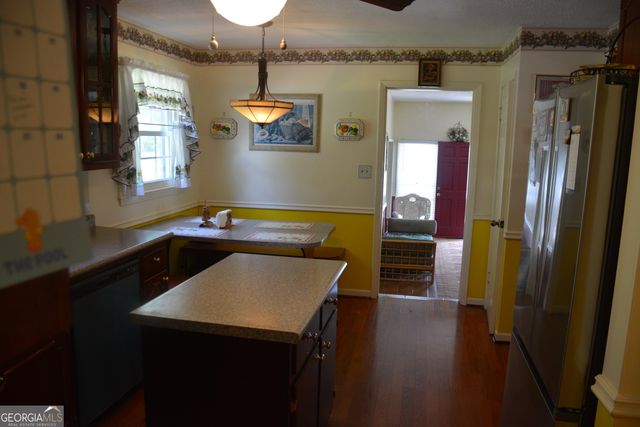862 Fireside Way, Stone Mountain, GA 30083