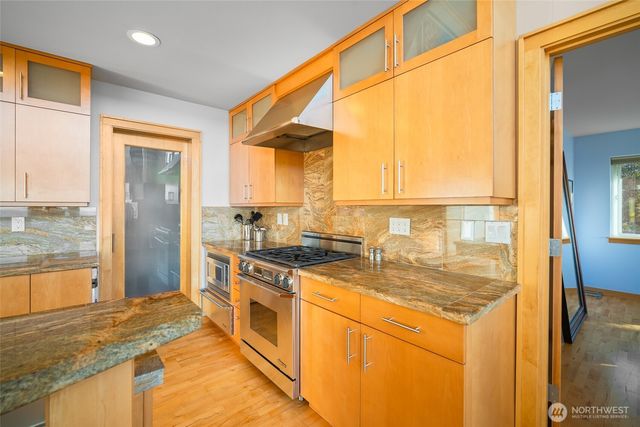 106 N State Street, Bellingham, WA 98225