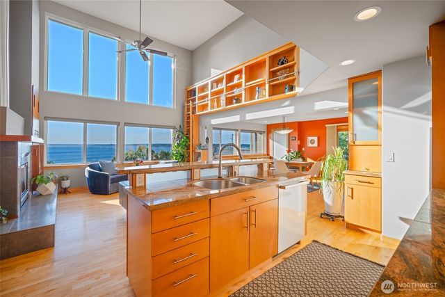 106 N State Street, Bellingham, WA 98225