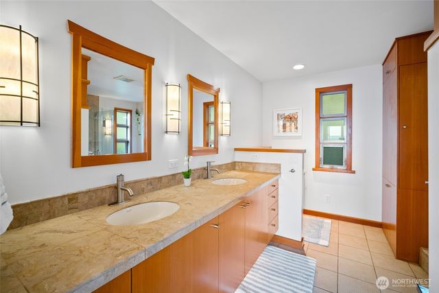 106 N State Street, Bellingham, WA 98225