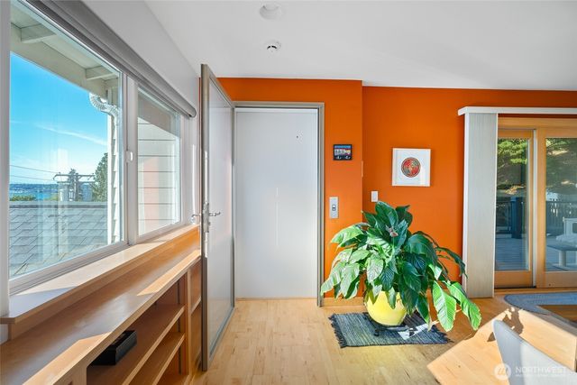 106 N State Street, Bellingham, WA 98225