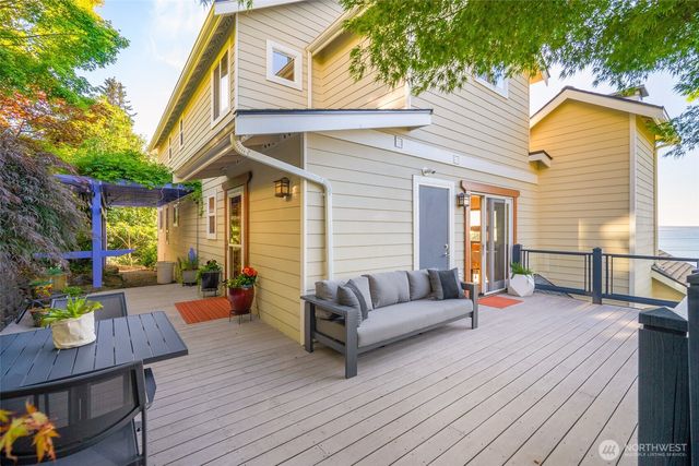 106 N State Street, Bellingham, WA 98225
