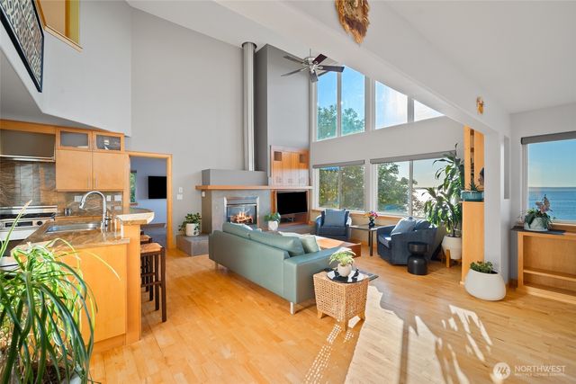 106 N State Street, Bellingham, WA 98225