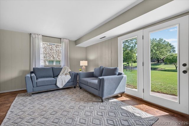 1048 SE Greystone Avenue, Bartlesville, OK 74006