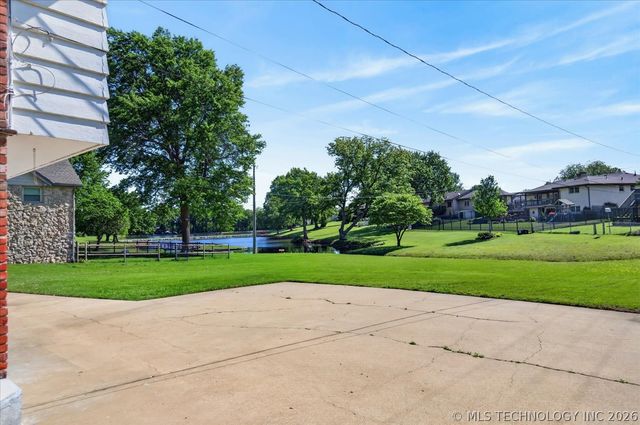 1048 SE Greystone Avenue, Bartlesville, OK 74006