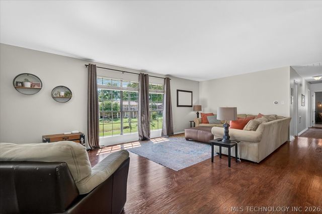 1048 SE Greystone Avenue, Bartlesville, OK 74006