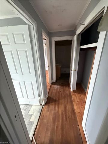 908 W Lee Avenue, Yadkinville, NC 27055