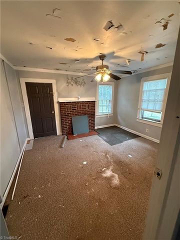 908 W Lee Avenue, Yadkinville, NC 27055