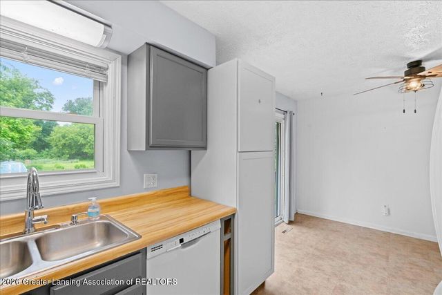 1397 N Onondaga Road, Holt, MI 48842