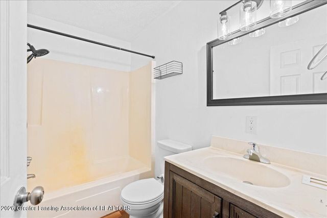 1397 N Onondaga Road, Holt, MI 48842