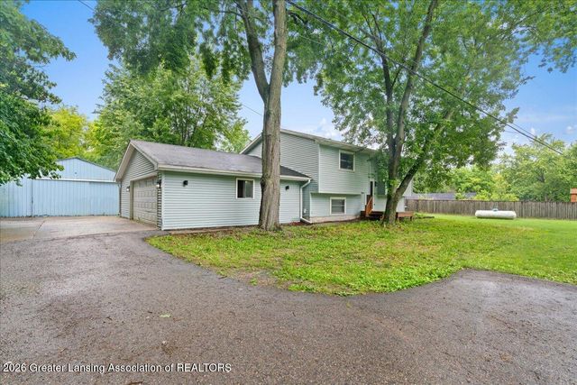 1397 N Onondaga Road, Holt, MI 48842