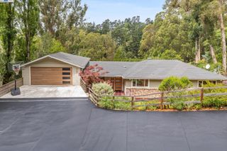 2025 ARROWHEAD DRIVE, Oakland, CA 94611