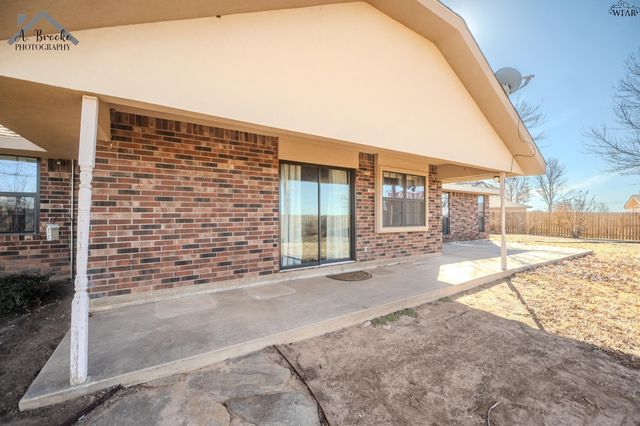 1118 QUAIL RUN, Burkburnett, TX 76354