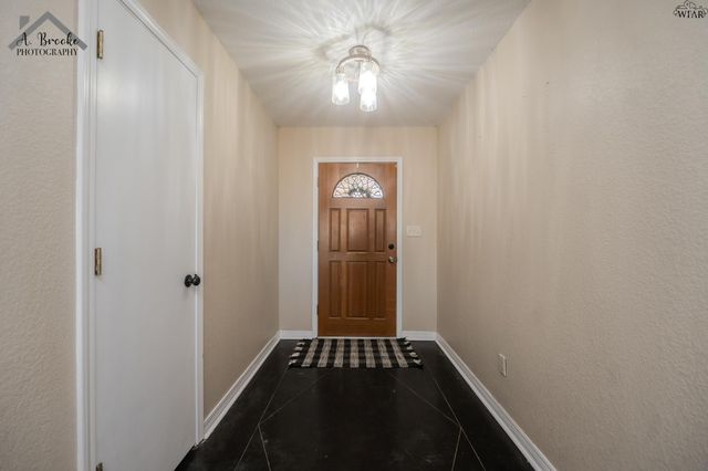 1118 QUAIL RUN, Burkburnett, TX 76354