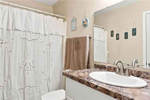 10027 Pine Street, Lowgap, NC 27024
