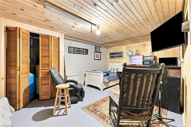 10027 Pine Street, Lowgap, NC 27024
