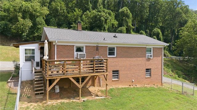 10027 Pine Street, Lowgap, NC 27024