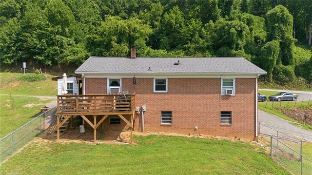 10027 Pine Street, Lowgap, NC 27024