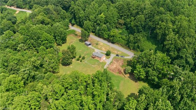10027 Pine Street, Lowgap, NC 27024