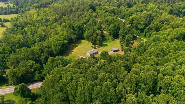 10027 Pine Street, Lowgap, NC 27024