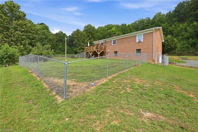 10027 Pine Street, Lowgap, NC 27024