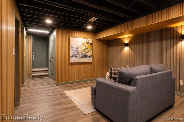 20485 Villa Grande Circle, Clinton Township, MI 48038