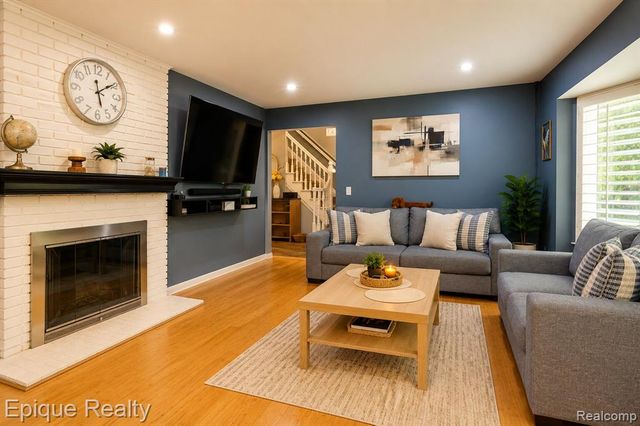 20485 Villa Grande Circle, Clinton Township, MI 48038