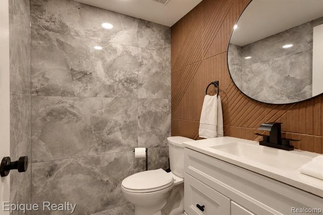 20485 Villa Grande Circle, Clinton Township, MI 48038