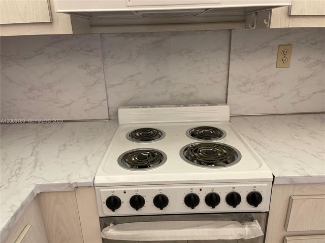 600 Three Islands Blvd 1102, Hallandale Beach, FL 33009