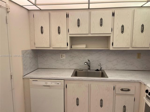 600 Three Islands Blvd 1102, Hallandale Beach, FL 33009