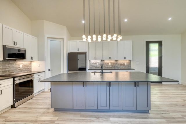 500 Williamstown Road S, Mineral Bluff, GA 30559