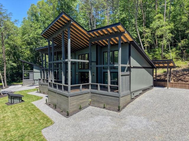 500 Williamstown Road S, Mineral Bluff, GA 30559