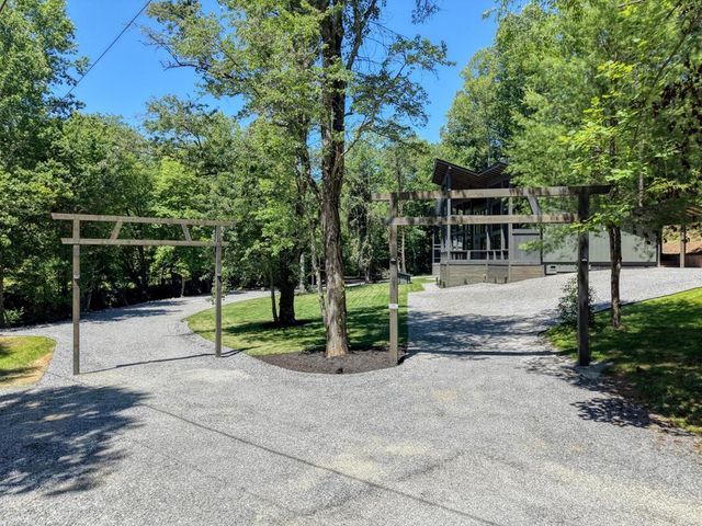 500 Williamstown Road S, Mineral Bluff, GA 30559