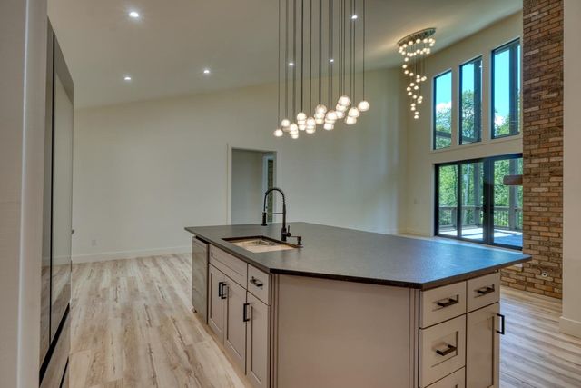 500 Williamstown Road S, Mineral Bluff, GA 30559