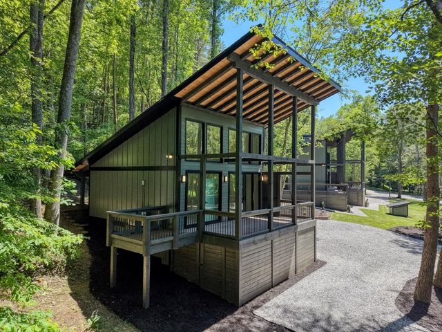 500 Williamstown Road S, Mineral Bluff, GA 30559