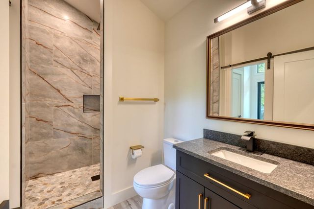 500 Williamstown Road S, Mineral Bluff, GA 30559