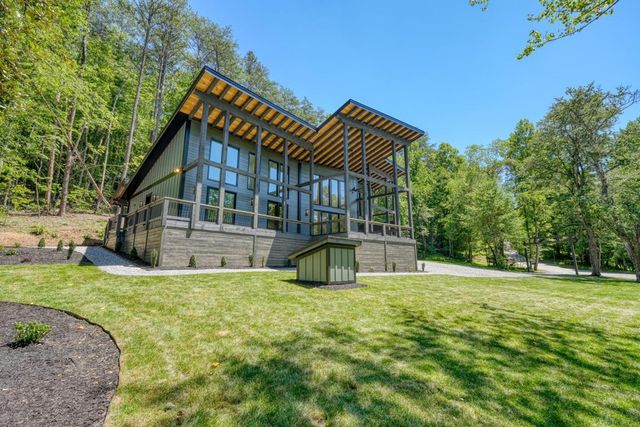 500 Williamstown Road S, Mineral Bluff, GA 30559